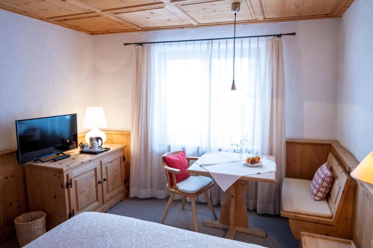 Hotel Engiadina Scuol Exterior photo