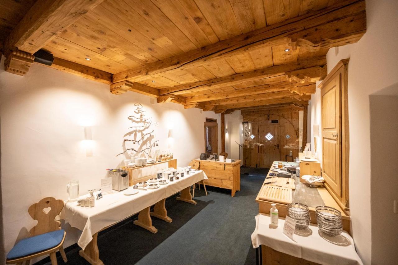Hotel Engiadina Scuol Exterior photo