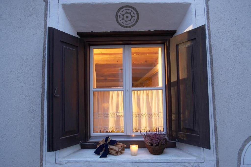 Hotel Engiadina Scuol Exterior photo