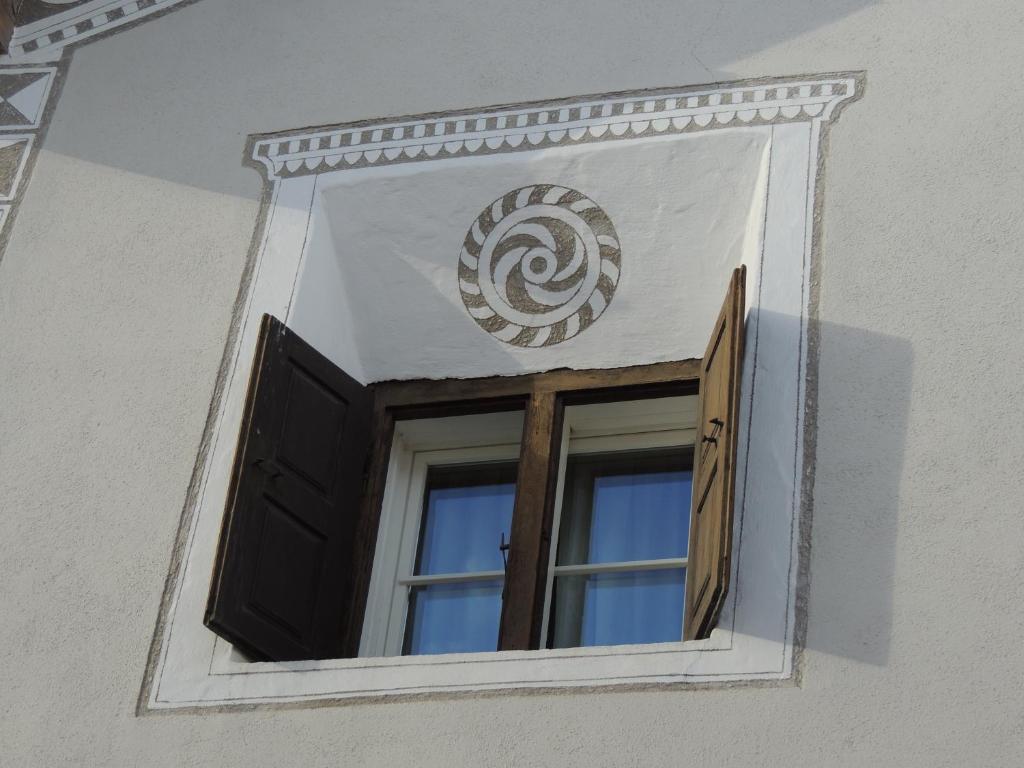 Hotel Engiadina Scuol Exterior photo